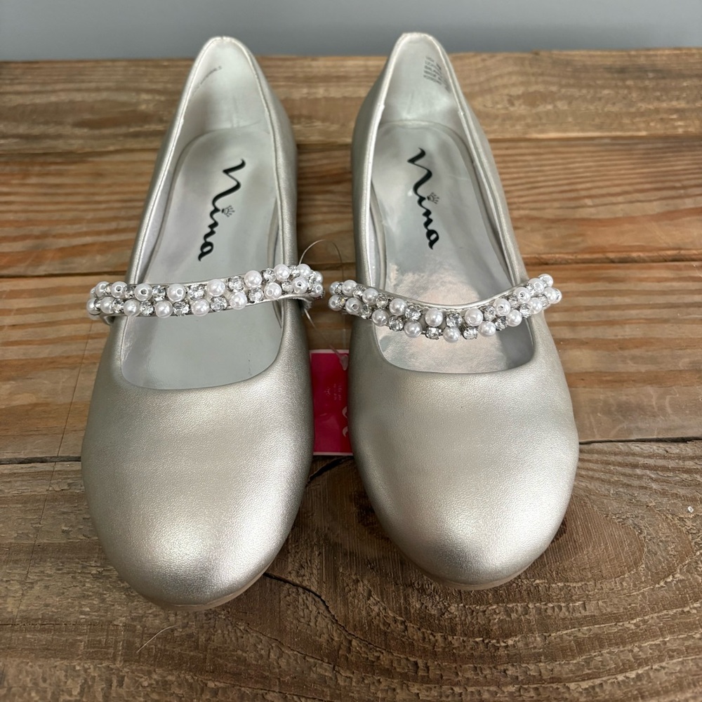 Nina Girl's Silver Leather Kid's Flat Dress Shoe Pearl Beaded Strap NEW Size 3M - Picture 2 of 10